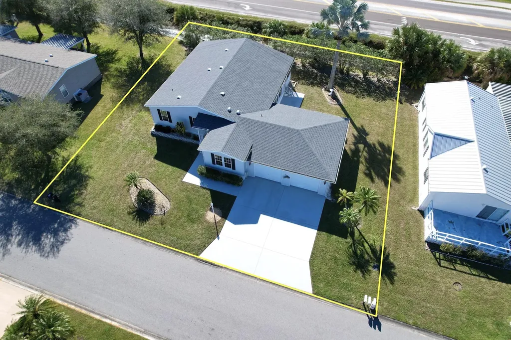 955 Wren Circle Barefoot Bay FL 32976