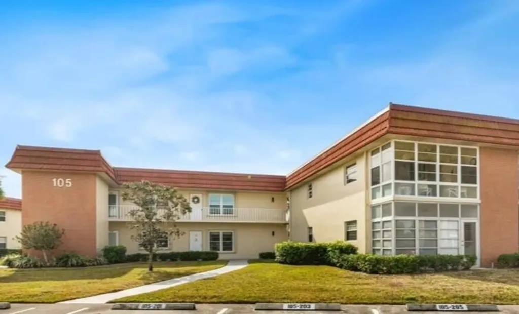 105 Springlake Court Vero Beach FL 32962