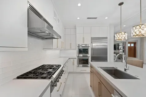 436 Ne Wavecrest Way Boca Raton FL 33432