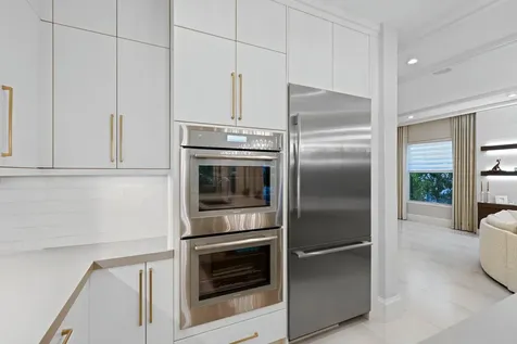 436 Ne Wavecrest Way Boca Raton FL 33432
