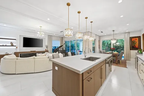 436 Ne Wavecrest Way Boca Raton FL 33432