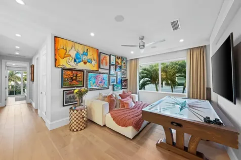436 Ne Wavecrest Way Boca Raton FL 33432