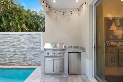 436 Ne Wavecrest Way Boca Raton FL 33432