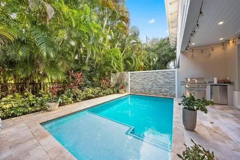 436 Ne Wavecrest Way Boca Raton FL 33432