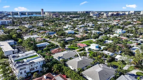 436 Ne Wavecrest Way Boca Raton FL 33432