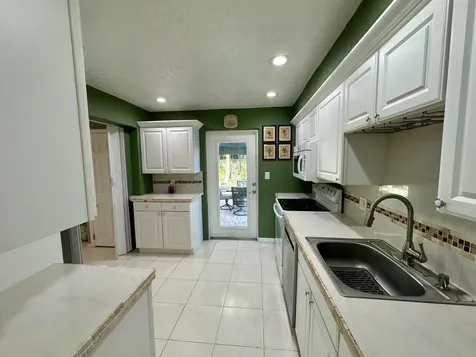 4260 Ne 11th Avenue Pompano Beach FL 33064