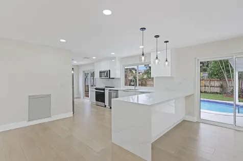700 W Camino Real Boca Raton FL 33486