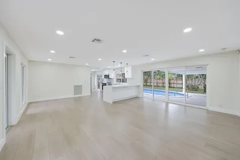 700 W Camino Real Boca Raton FL 33486