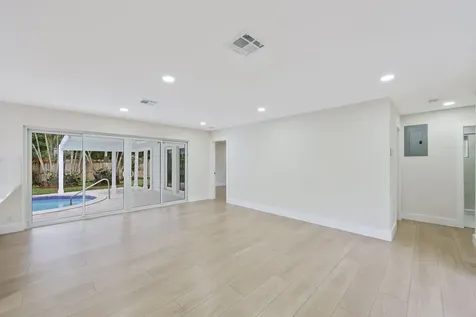700 W Camino Real Boca Raton FL 33486