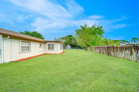 9338 Southampton Place Boca Raton FL 33434