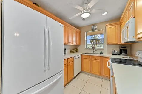 201 Country Lane Boynton Beach FL 33435