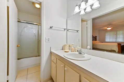 201 Country Lane Boynton Beach FL 33435