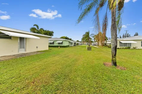 201 Country Lane Boynton Beach FL 33435