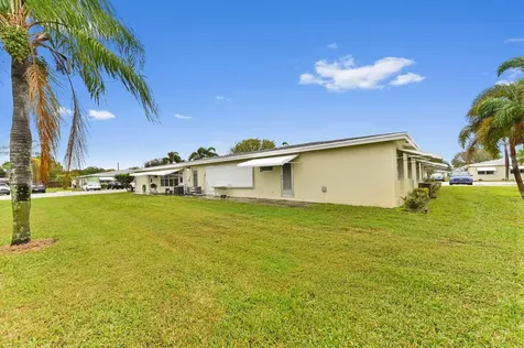201 Country Lane Boynton Beach FL 33435
