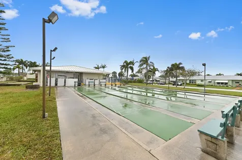 201 Country Lane Boynton Beach FL 33435