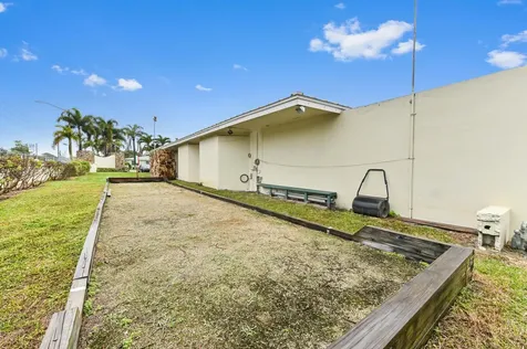 201 Country Lane Boynton Beach FL 33435