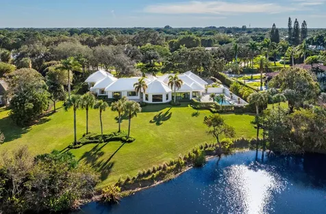39 Country Road Village of Golf FL 33436