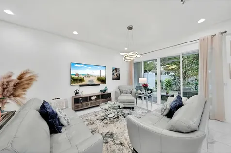 4821 Pointe Midtown Road Palm Beach Gardens FL 33418