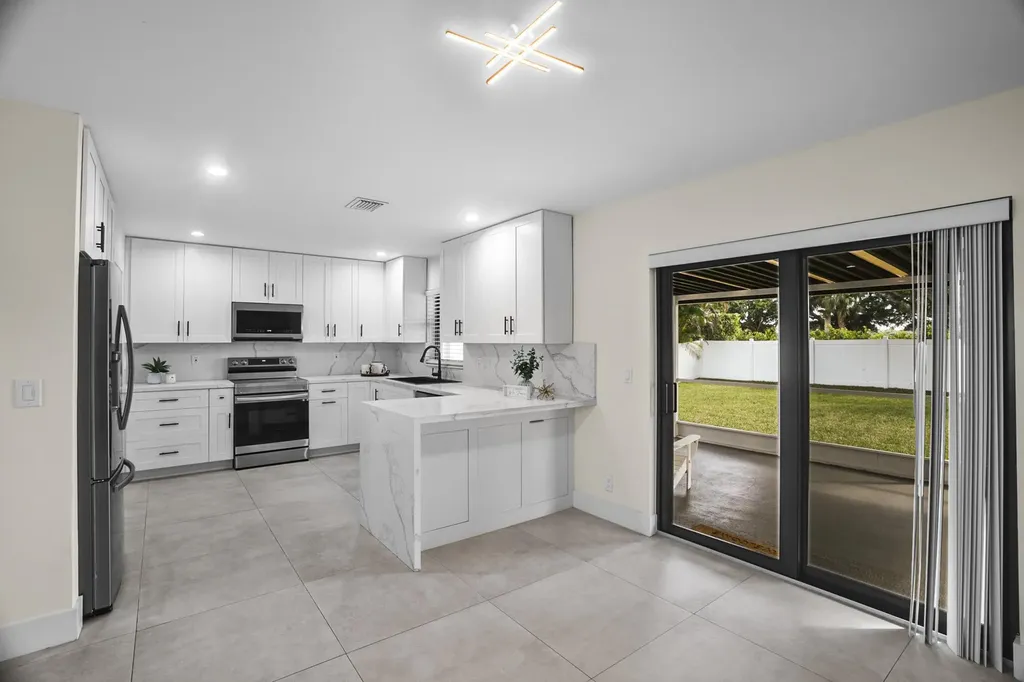9490 Richmond Circle Boca Raton FL 33434