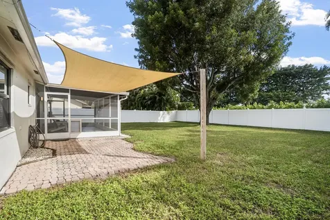9490 Richmond Circle Boca Raton FL 33434