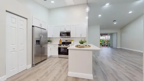8214 Via Di Veneto Boca Raton FL 33496