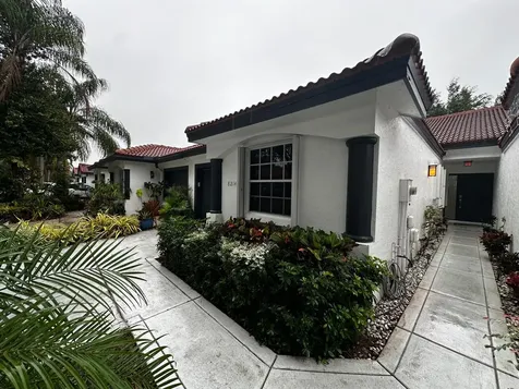 8214 Via Di Veneto Boca Raton FL 33496