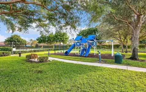 8214 Via Di Veneto Boca Raton FL 33496