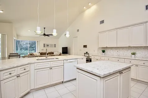 5723 Hamilton Way Boca Raton FL 33496