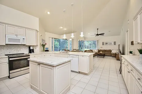 5723 Hamilton Way Boca Raton FL 33496