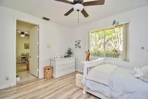 5723 Hamilton Way Boca Raton FL 33496
