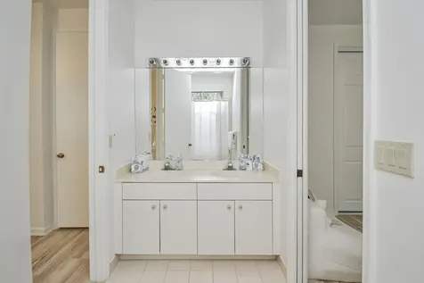 5723 Hamilton Way Boca Raton FL 33496