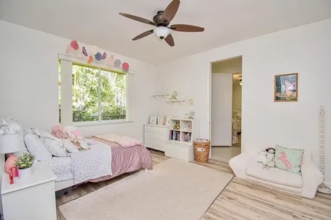 5723 Hamilton Way Boca Raton FL 33496