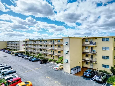 2615 Ne 3rd Court Boynton Beach FL 33435