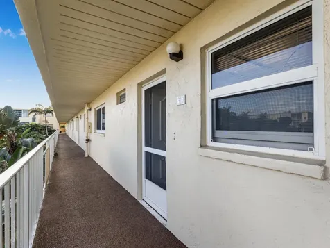2615 Ne 3rd Court Boynton Beach FL 33435