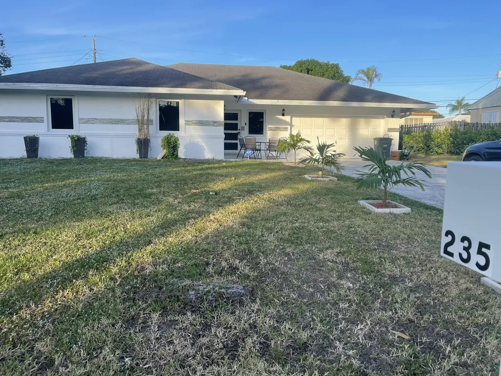 235 Nw 3rd Court Boca Raton FL 33432