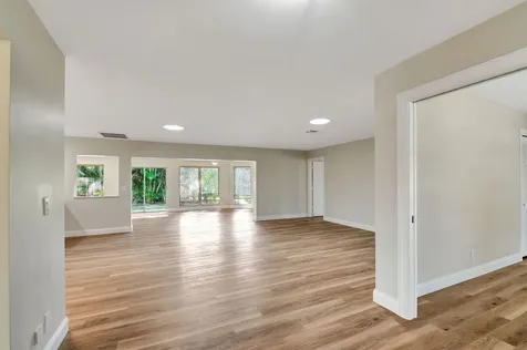 538 Forestview Drive Atlantis FL 33462