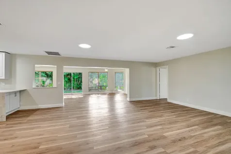 538 Forestview Drive Atlantis FL 33462