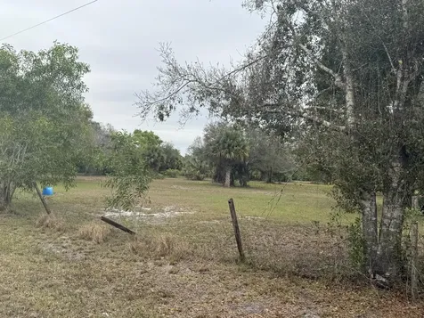 754 Hunting Club Avenue Clewiston FL 33440