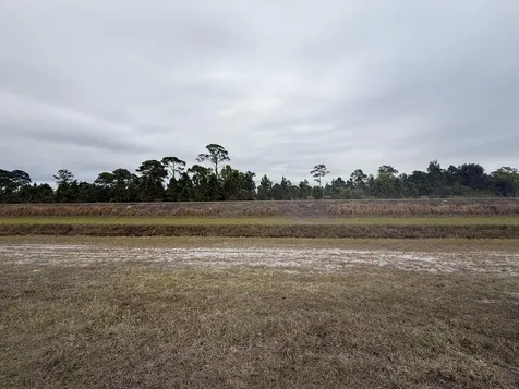 754 Hunting Club Avenue Clewiston FL 33440
