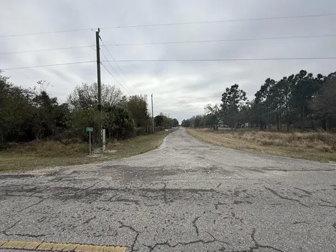 754 Hunting Club Avenue Clewiston FL 33440