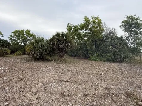 754 Hunting Club Avenue Clewiston FL 33440