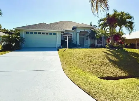 3405 Se Hart Circle Port Saint Lucie FL 34984
