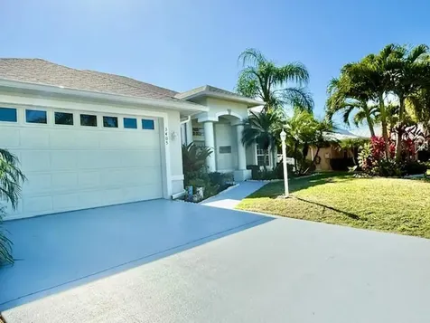 3405 Se Hart Circle Port Saint Lucie FL 34984
