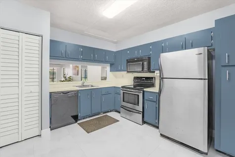 511 Ives Dairy Road Miami FL 33179