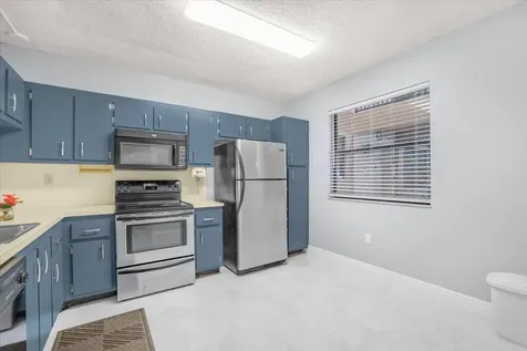 511 Ives Dairy Road Miami FL 33179