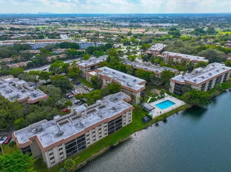 511 Ives Dairy Road Miami FL 33179