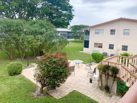 119 Canterbury E West Palm Beach FL 33417