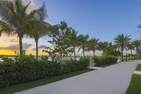 1265 N Lake Way Palm Beach FL 33480