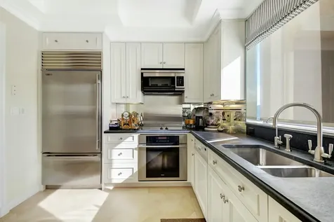 150 Bradley Place Palm Beach FL 33480