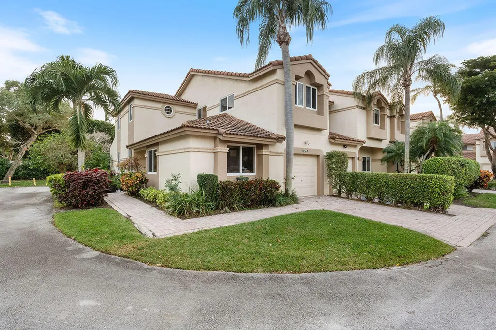 6798 Via Regina Boca Raton FL 33433